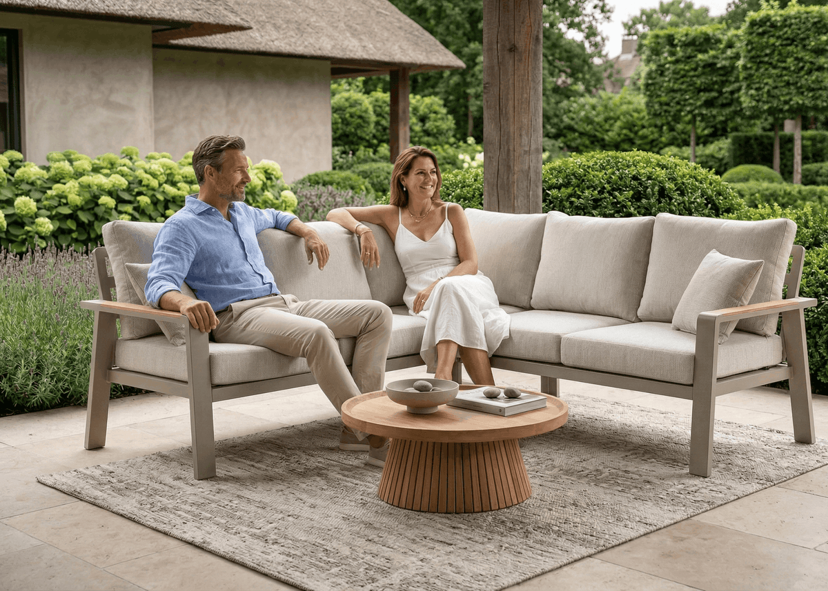 Loungeset sfeerbeeld in de tuin