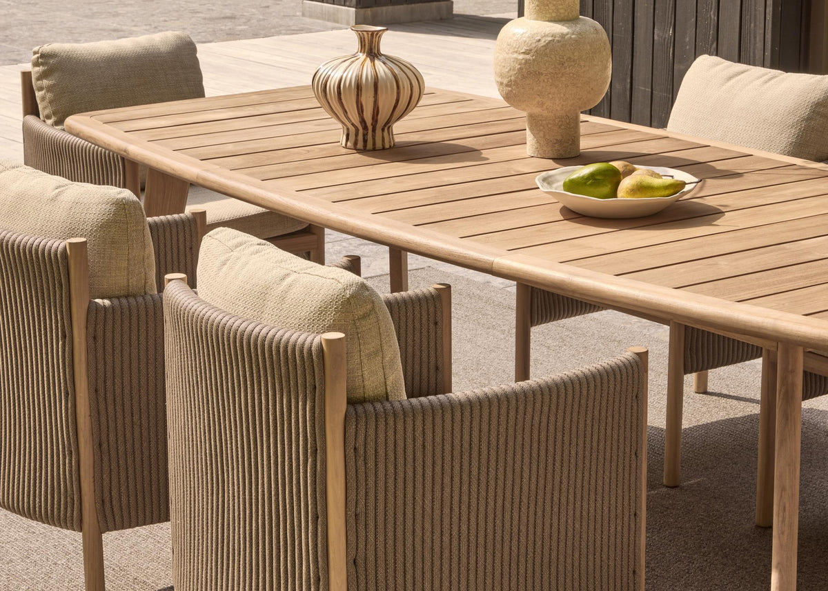 Apple Bee Sapporo dining tuinstoel teak rope aan eettafel