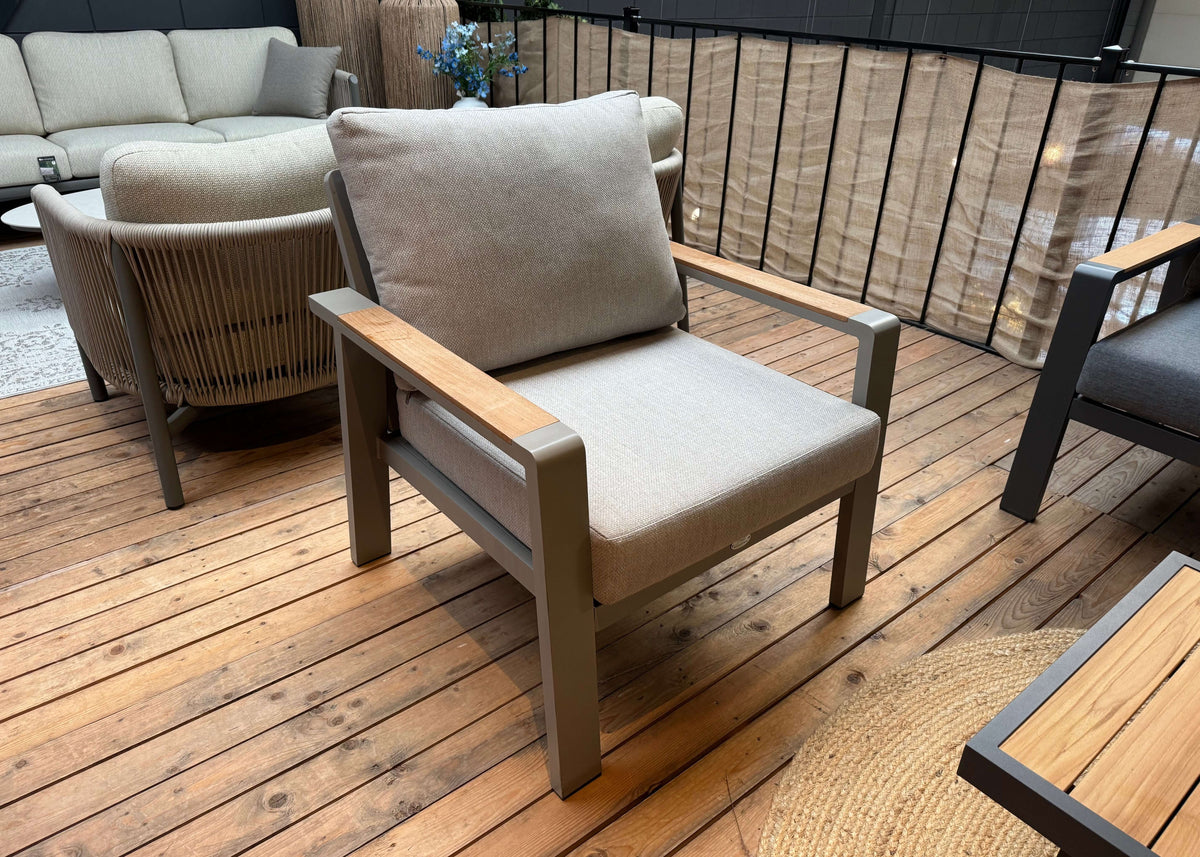 Belito Birmingham Loungestoel | Taupe Aluminium | Showroommodel