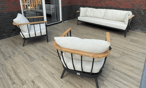 Apple Bee Condor Loungeset op een terras