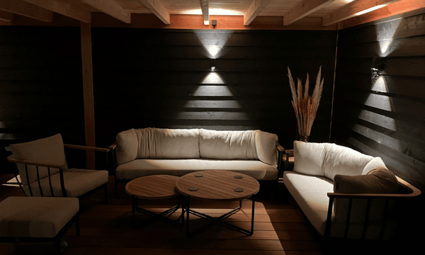 Apple Bee Condor Loungeset onder houten overkapping