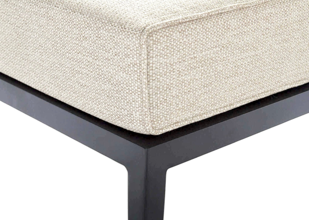 Belito Daan aluminium ottoman in Carbon Black, productfoto 4