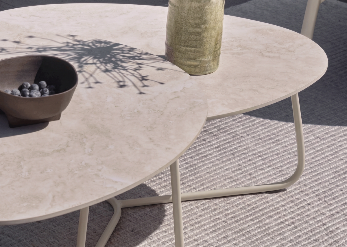Apple Bee Condor Lounge-Couchtisch Ø 94 cm (H: 44)