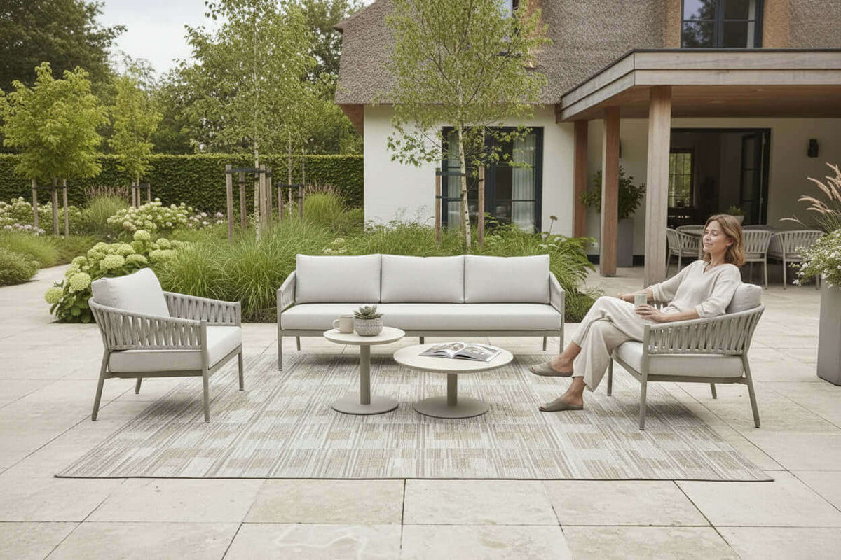 Belito_Frank_loungeset_taupe_sfeerbeeld