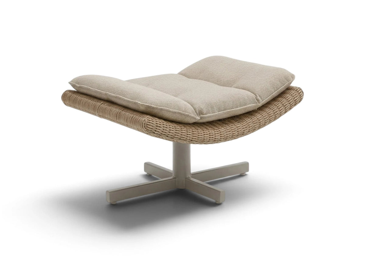 Apple Bee Cebu hocker Taupe met Linen wicker en Natural Oak BEE WETT kussen
