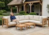 Belito Daan XL teak loungeset – sfeerbeeld in de tuin