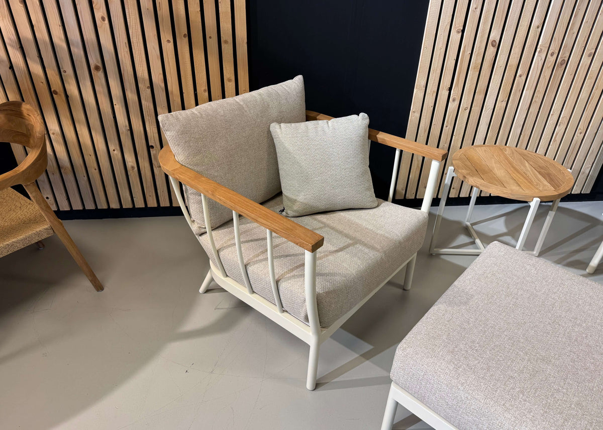 Apple Bee Condor Lounge Tuinstoel Oyster showroommodel