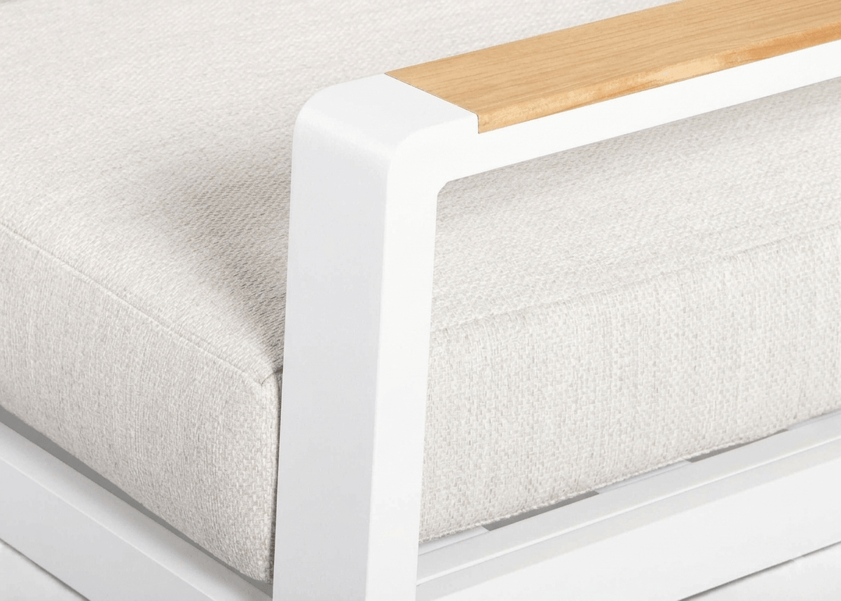 Belito Lotte Loungeset wit aluminium, sfeerbeeld in de tuin
