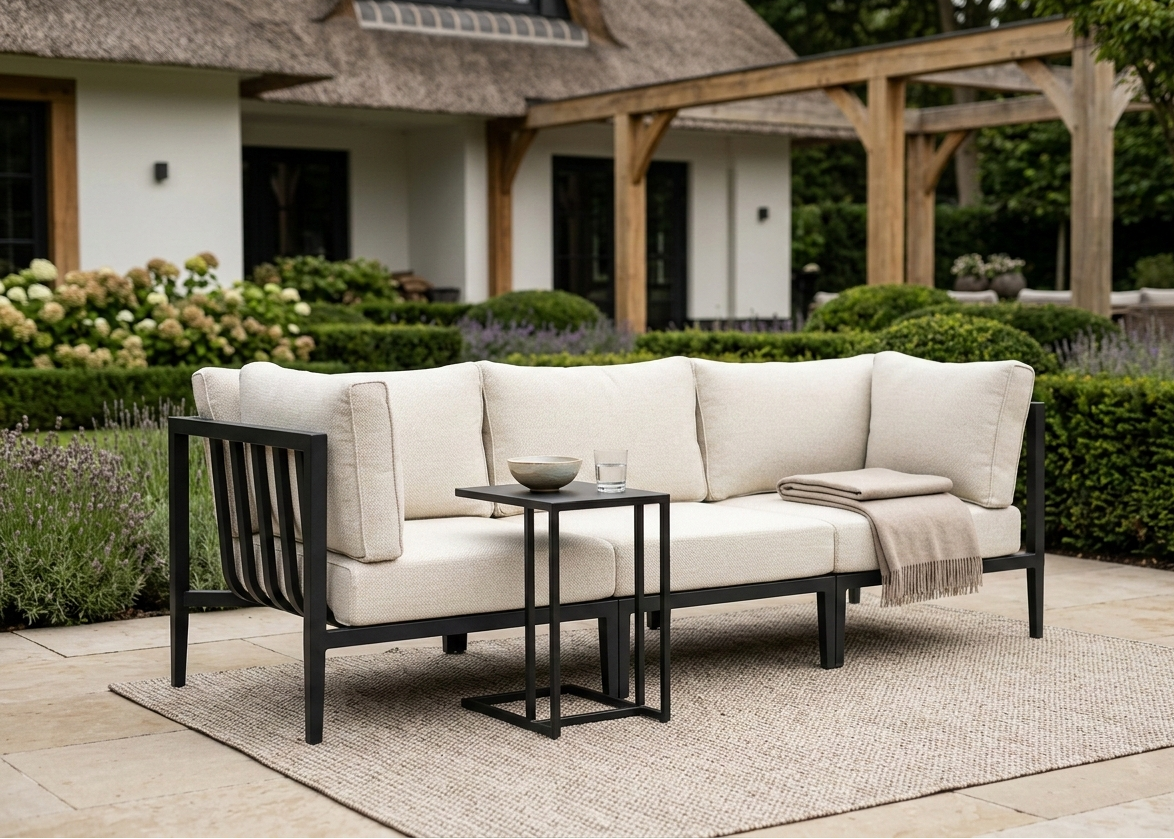 Sfeerfoto van de Belito Daan Loungebank in aluminium met All-Weather kussens