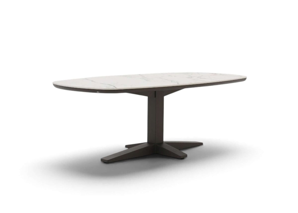 Apple Bee Zanzibar tafel in Bronze, 220 cm, detail